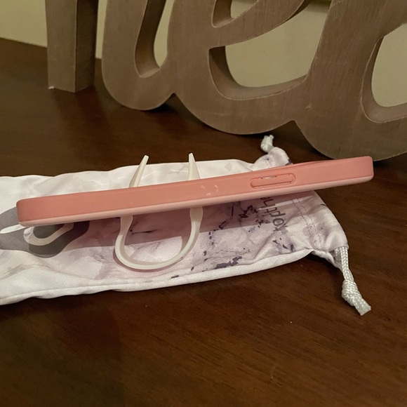 Loopy case for iPhone (12 regular) - Picture 4 of 6